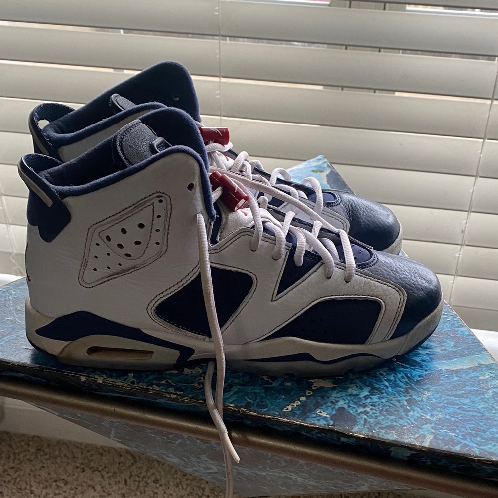 Jordan Kids Sneakers in White and Navy